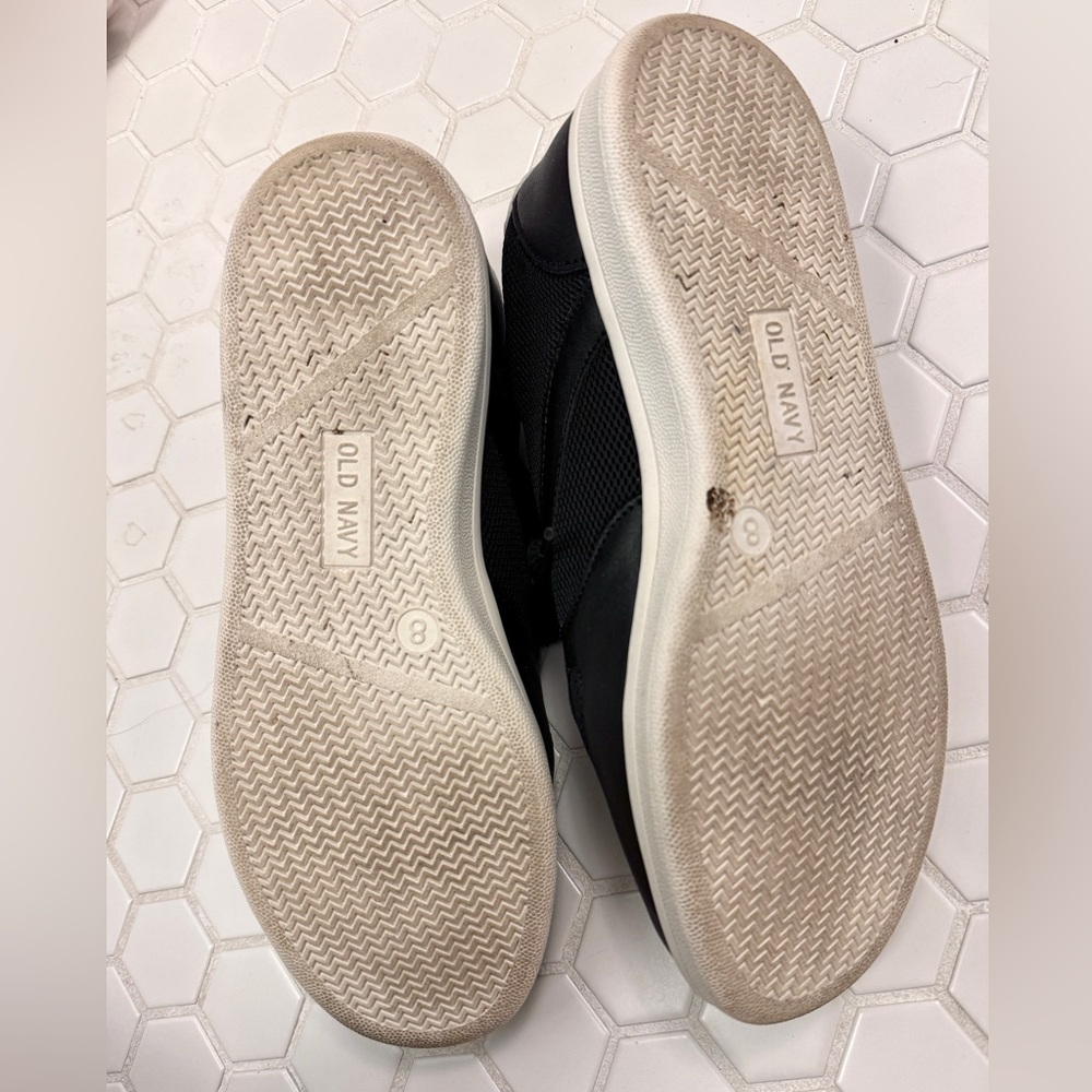 Old Navy Women’s Sneakers Black & White 8 - Picture 3 of 6
